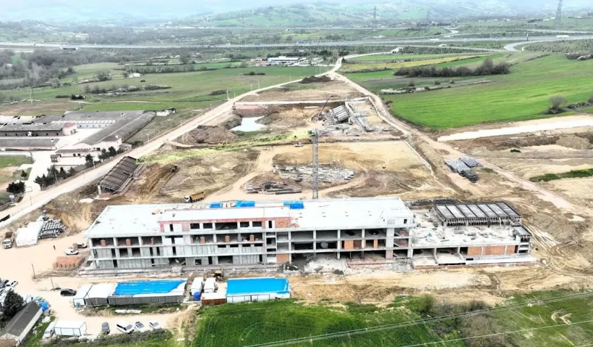 Körfez Sevindikli’de Spor Tesisi Yükseliyor