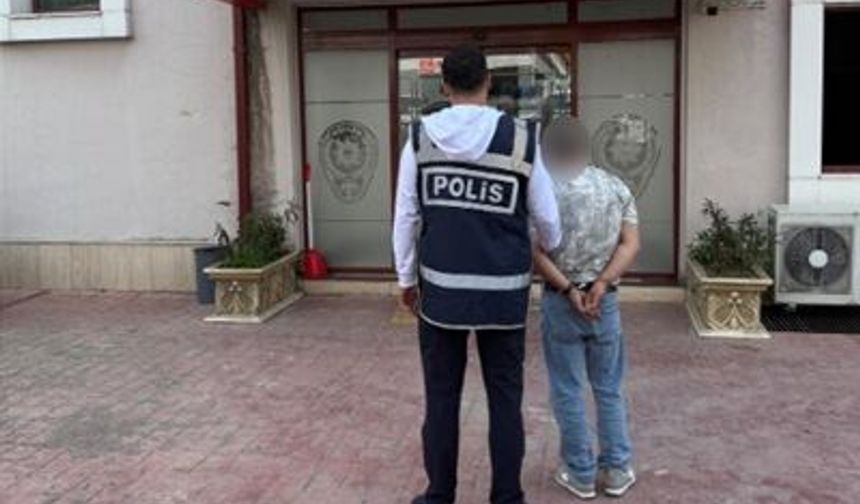 Derince’de Silahla Tehdit Suçundan Aranan Şahıs Yakalandı