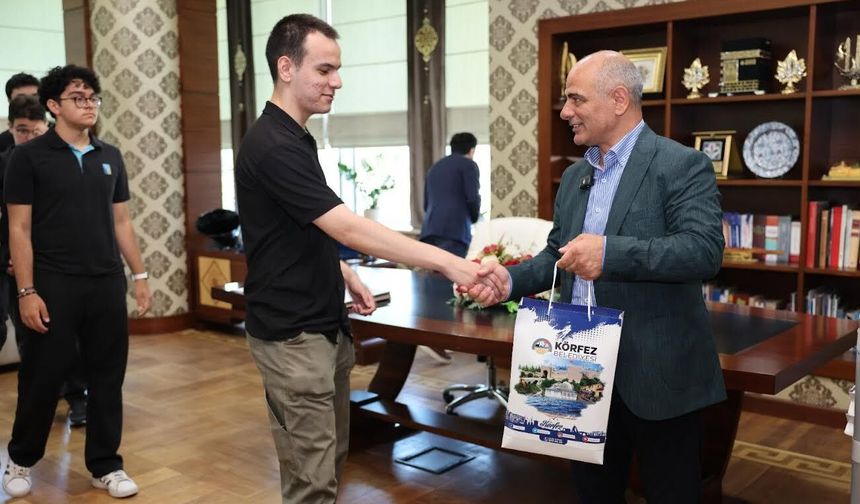 Başkan Söğüt, Başarılı Öğrencilere Özel Buluştu